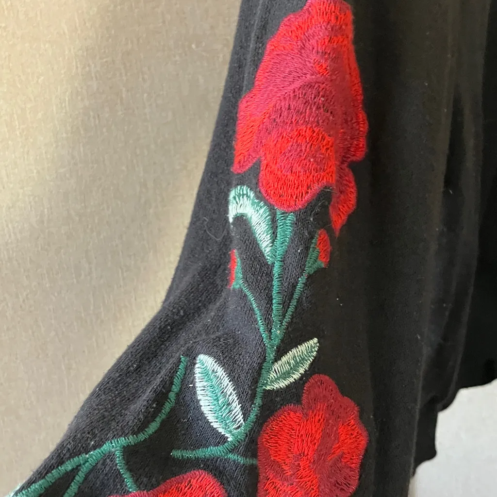 Essue Classic Black Knit hoodie medium - Image 6