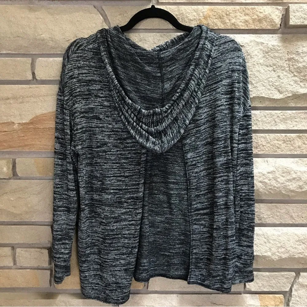 Aritzia Wilfred Free Open Back Long Sleeve Black and Grey Hoodie Size XXS - Image 3