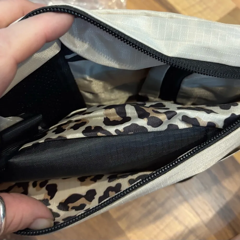 APL Athletic Propulsion Labs  Beige/leopard Convertible packable Backpack NWT - Image 3