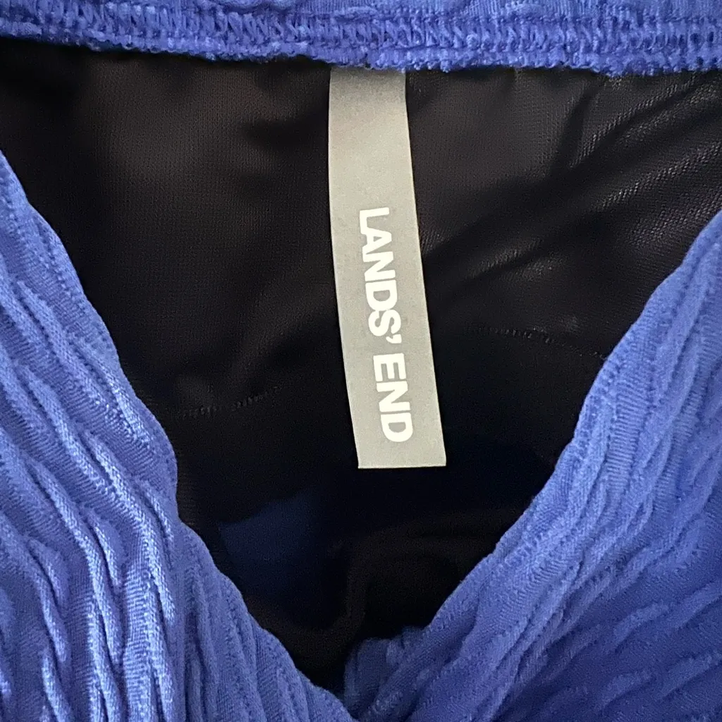 Lands End women’s size 8 bathing suit top - Image 2