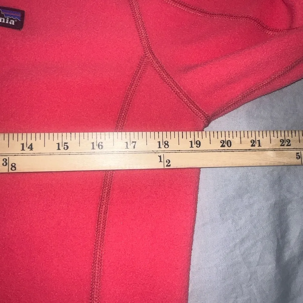 Patagonia Women's Micro D® 1/4-Zip Pullover
Size M - Image 4