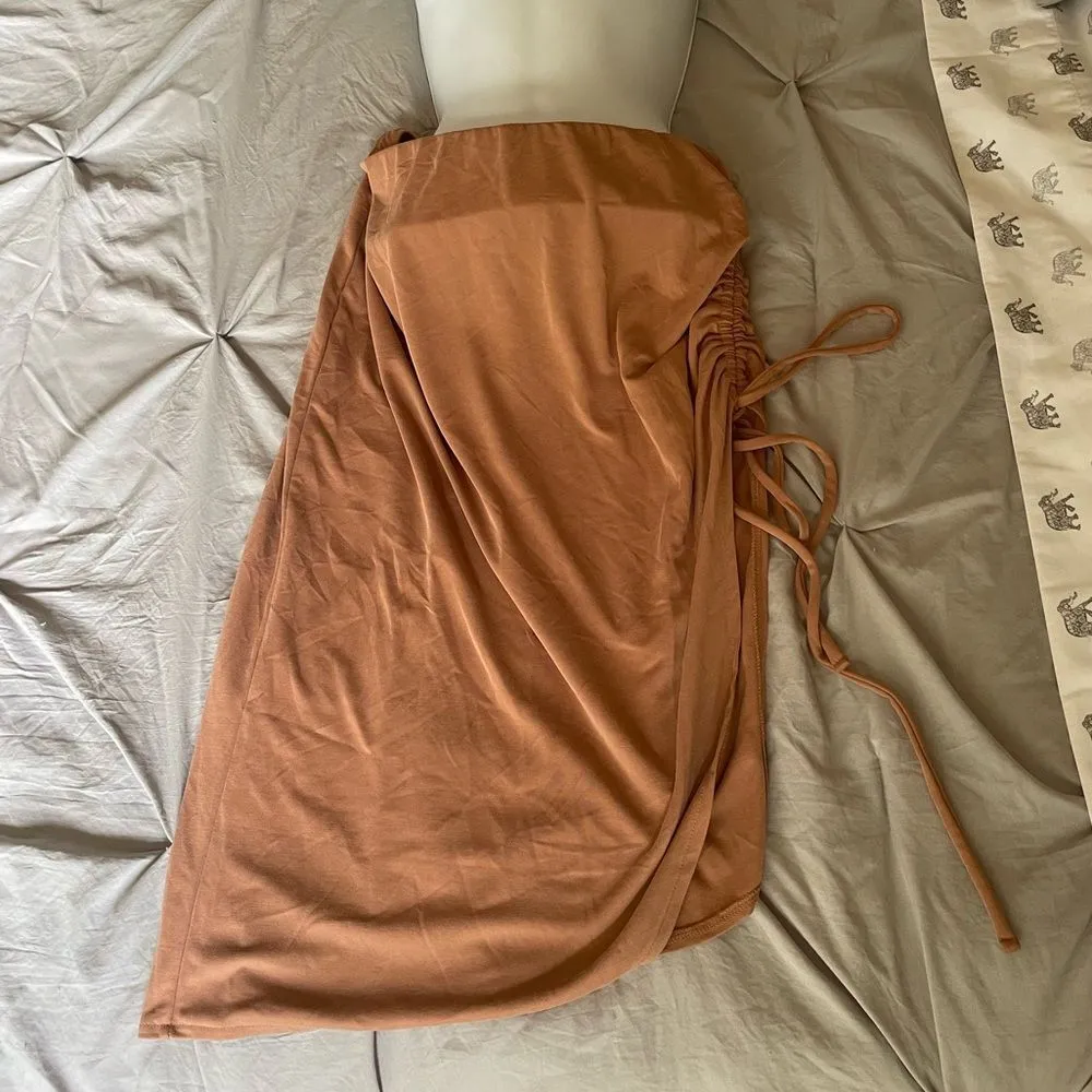 NWOT Open Edit camel colored ruched skirt with side slit. Women’s size L - Image 3