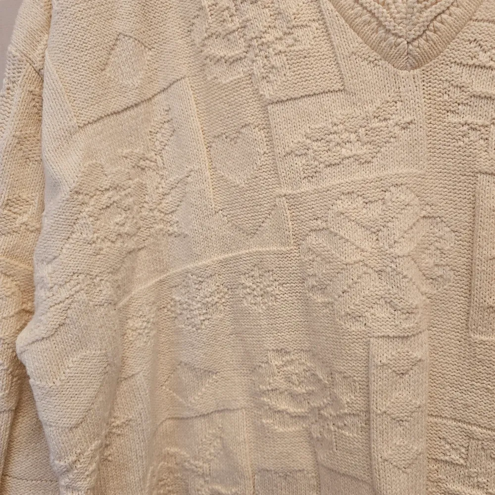 {24W} VINTAGE White Stag Cream Sweater for Women - Image 5