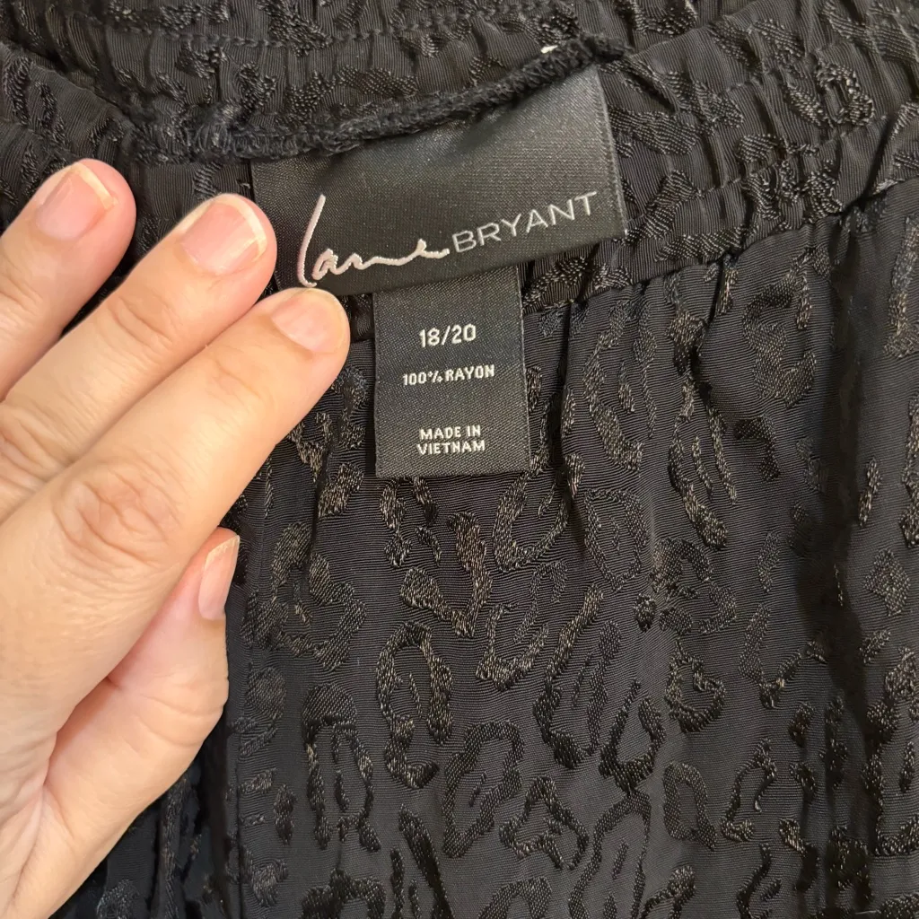 Lane Bryant womens pull on animal print satin feel jogger pants black 18/20. - Image 4