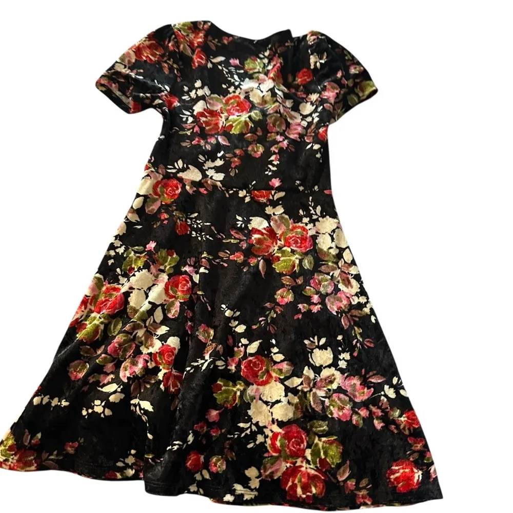 Urban Outfitters Black Floral Top - Image 2