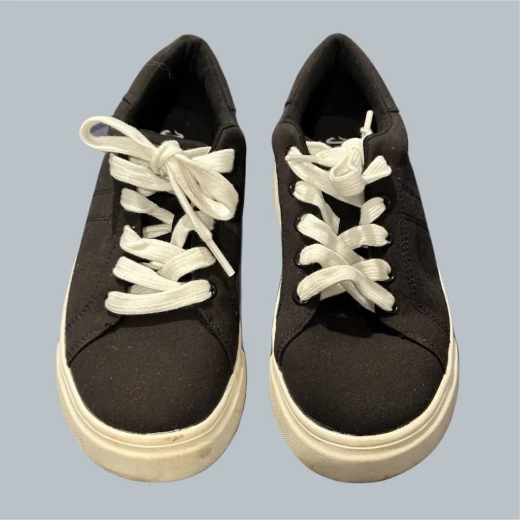 mad love Women’s Shoes Black Chunky 2000s sneakers lace up size 6 skater - Image 2