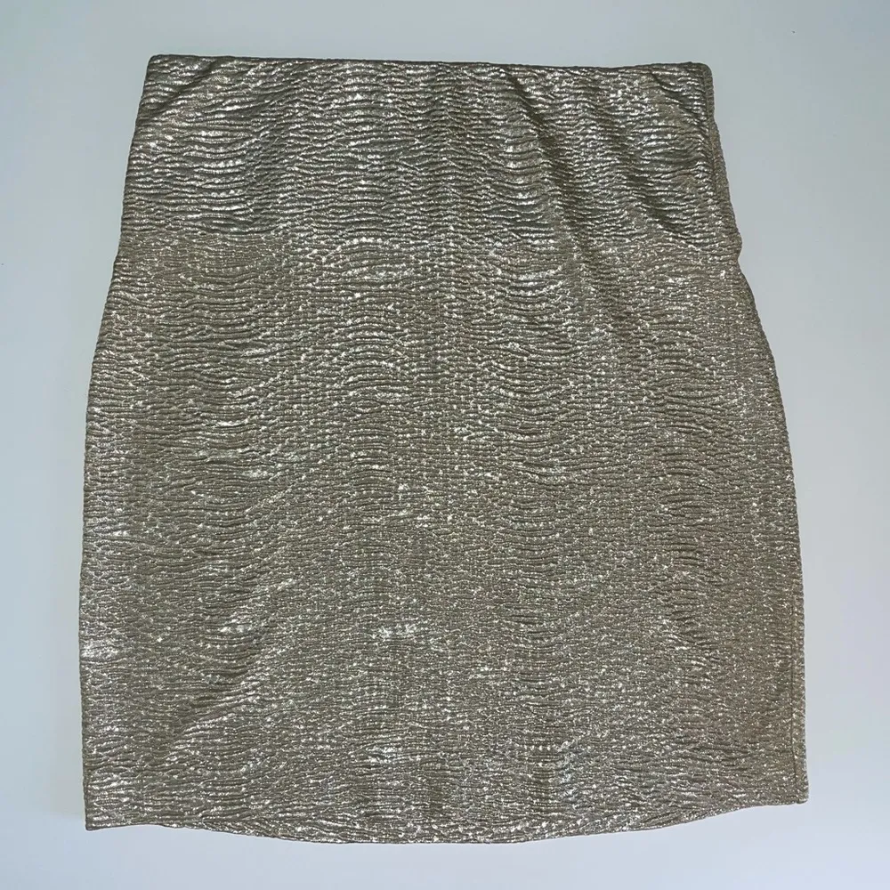 BCBGeneration  Gold Skirt Size XS - Image 2