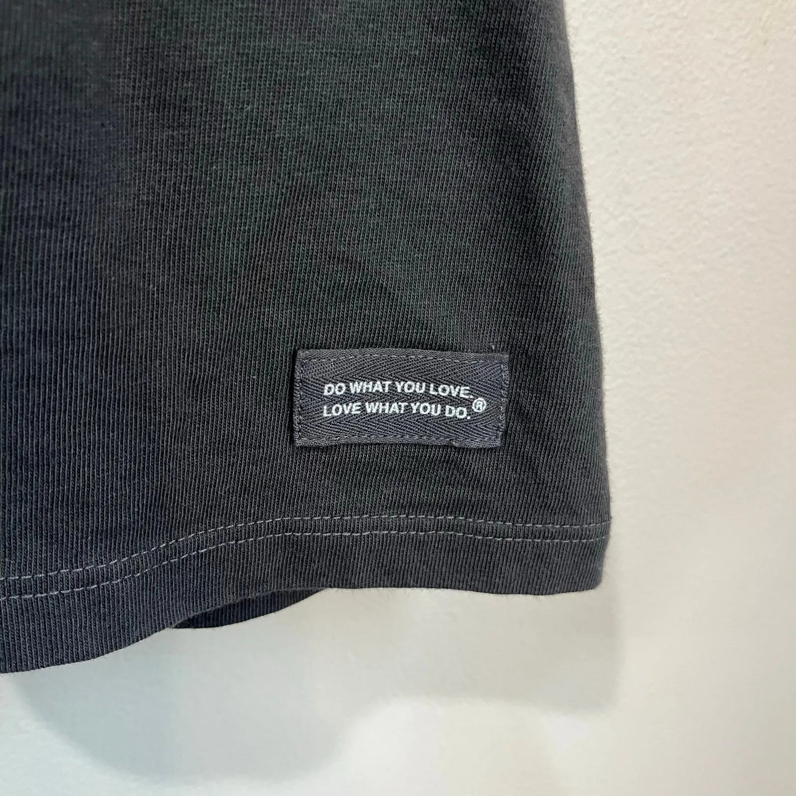 Life is Good Crusher Tee NWT Bicycle Graphic Charcoal Gray T-Shirt Size M - Image 3