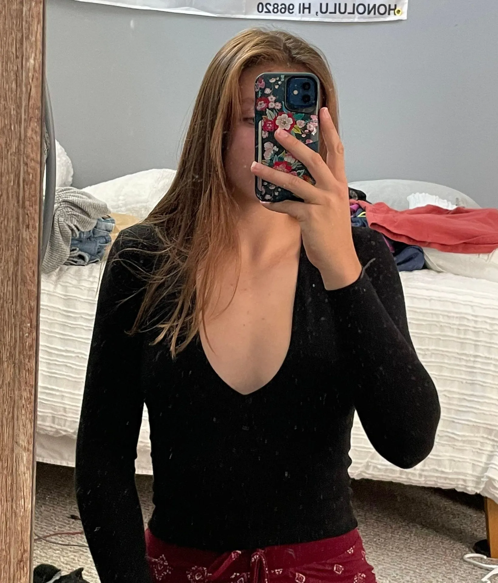 Black Long Sleeve Crop Top - Image 2