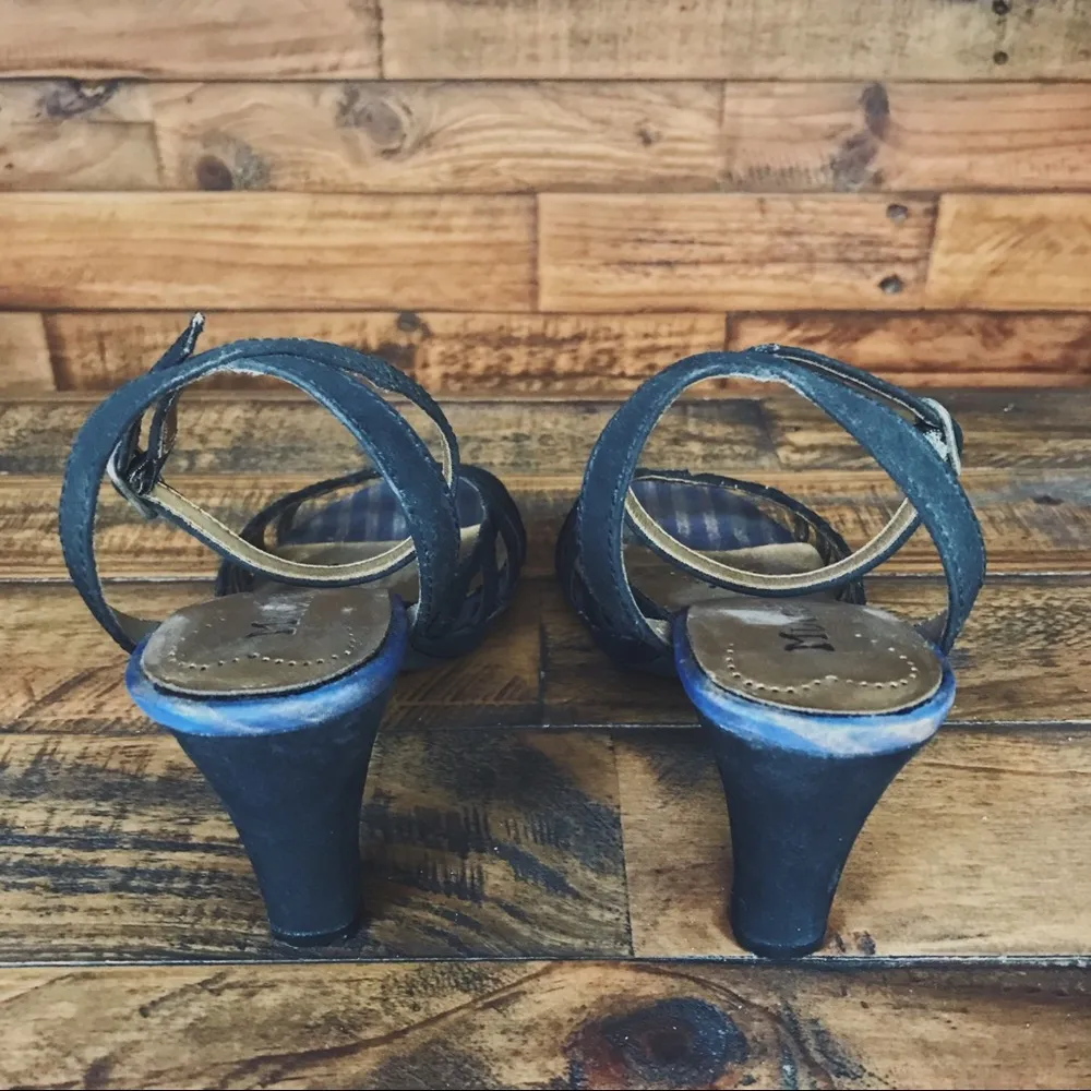 Mudd Y2K  Strappy Caged Heels | Size 7 - Image 4