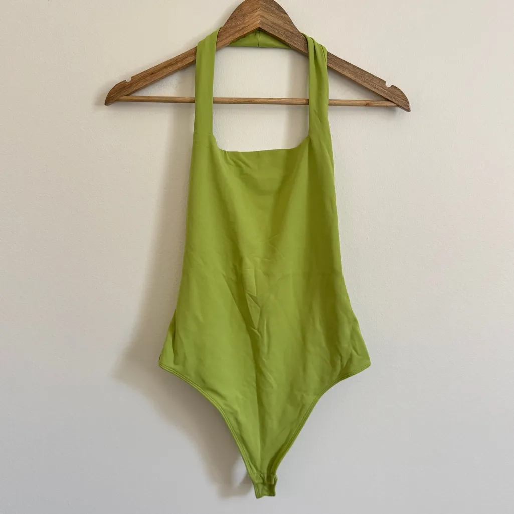 Aritzia Babaton Kylie Contour Bodysuit Size Medium Green Halter Low Back - Image 2
