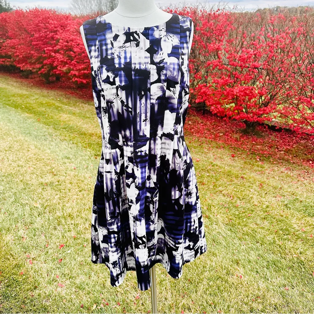 Vince Camuto Size 12 Fit & Flare Sleeveless Lined Dress - Image 3