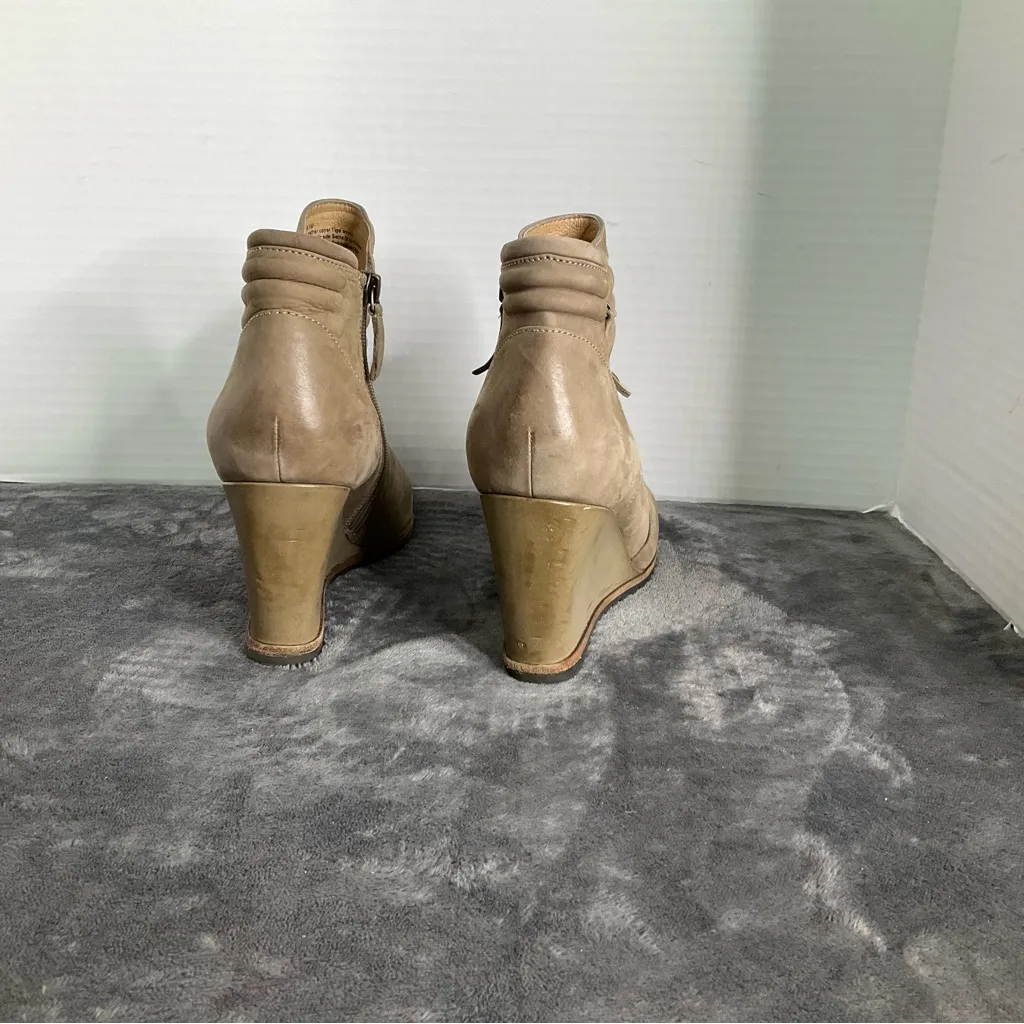 Biala Ashton Genuine Leather Ankle Height Wedge‎ Heel Booties Shoes Taupe 10.5 Tan - Image 7