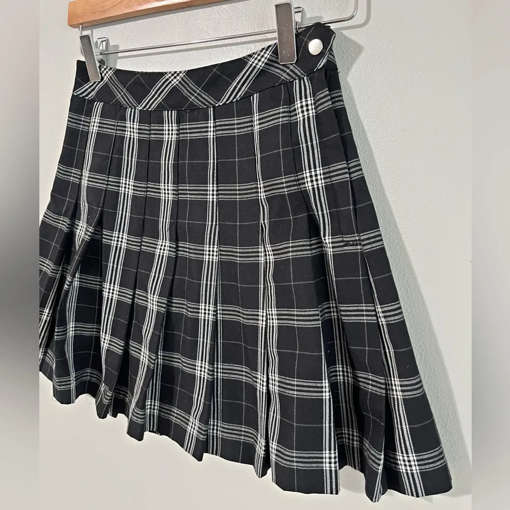 H&M Divided Black White Plaid Pleated Mini Skirt Schoolgirl Style 0 - Image 3