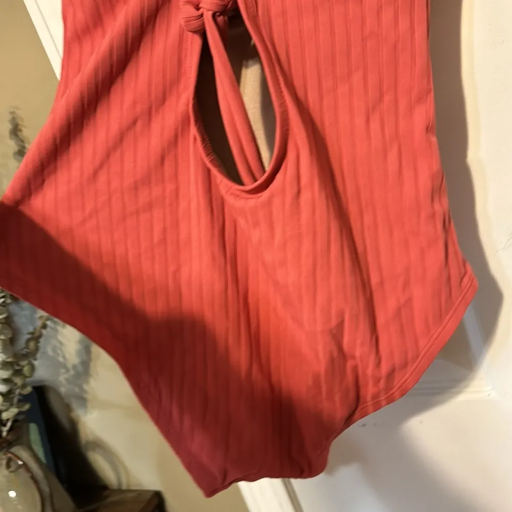 Kona Sol One Piece Swimsuit Coral 🪸 Size Medium - Image 6