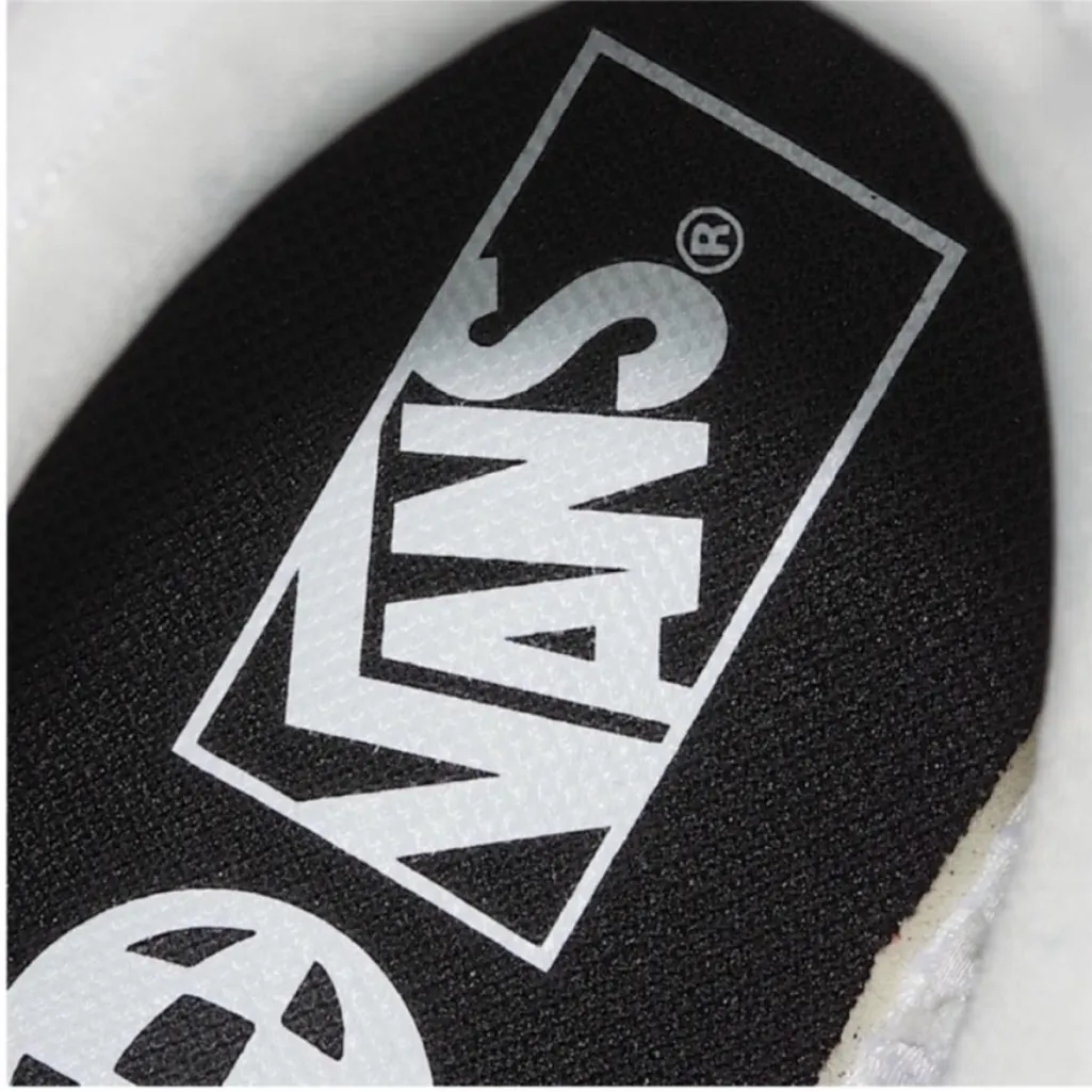 Vans UltraRange Neo VR3 Shoe
Women 9.5 US Mens 8.0 US - Image 5