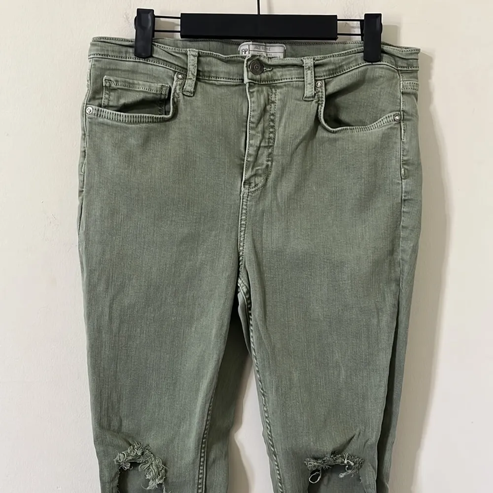 Free People Moss High Rise Distressed Busted Knee Skinny Jeans Size 31 - Image 4