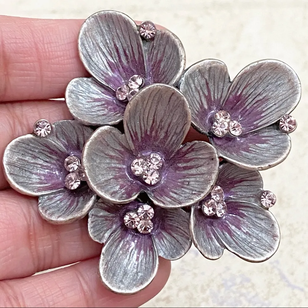 3D Flower Gray/Lilac Brooch - Image 2