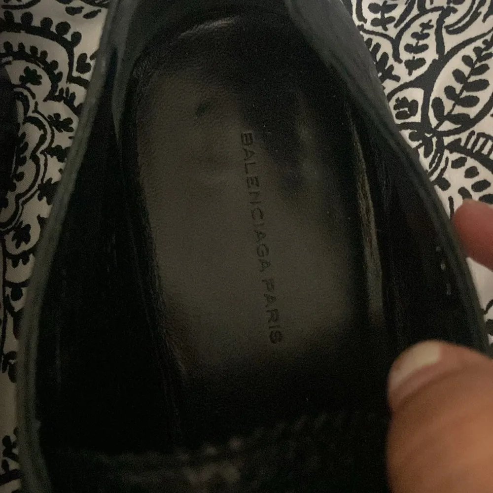 BALENCIAGA LEATHER VINTAGE LACE UP SHOES SIZE 41 - Image 3