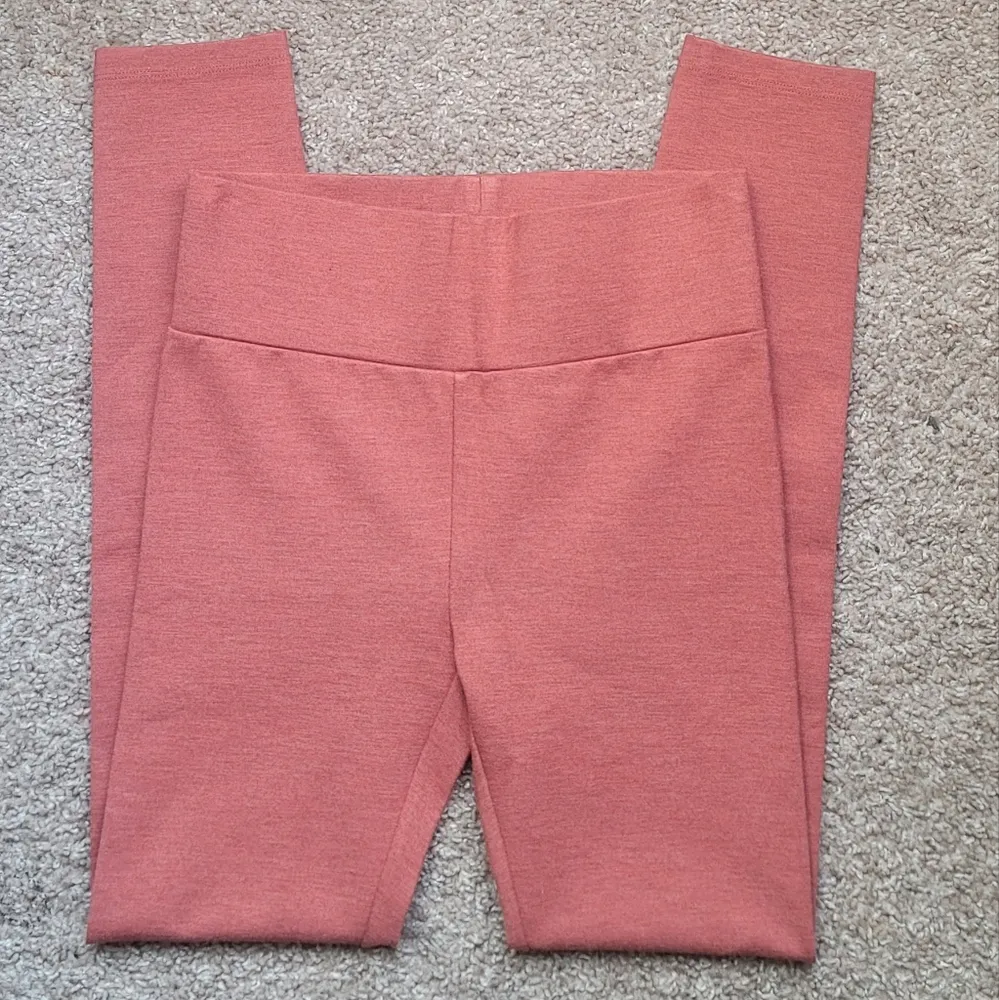 NWOT! LOFT Lou & Grey Heathered Red Back Pocket Pointe Leggings XS - Image 3