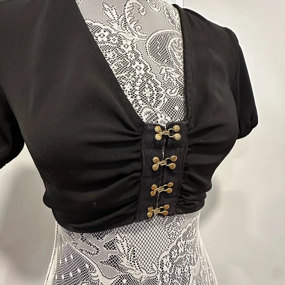 Women’s Charlie Crop Top in Black. Superdown Small. Metal Hook & Eye Puff Sleeve - Image 2