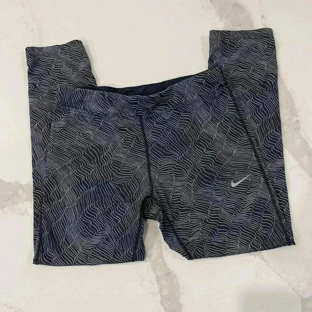 Nike Essential Running Tight Crop Length Legging Womens Small 799814 010 Dri-Fit - Image 2