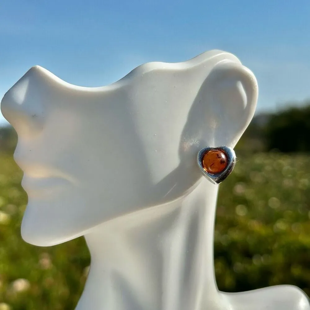 Baltic amber sterling silver vintage heart post earrings - Image 4
