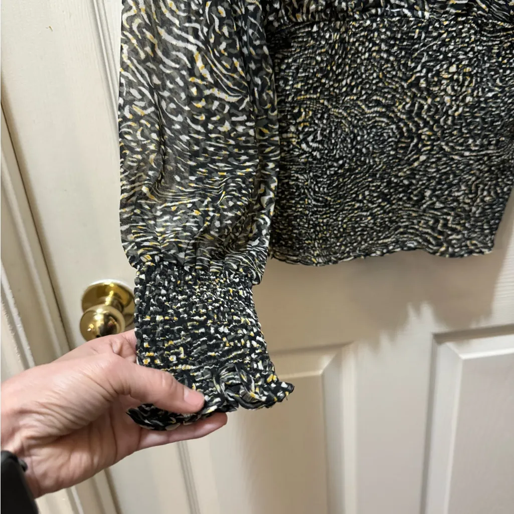 NWT STEVE MADDEN V‎ NECK SMOCKED TOP - Image 5