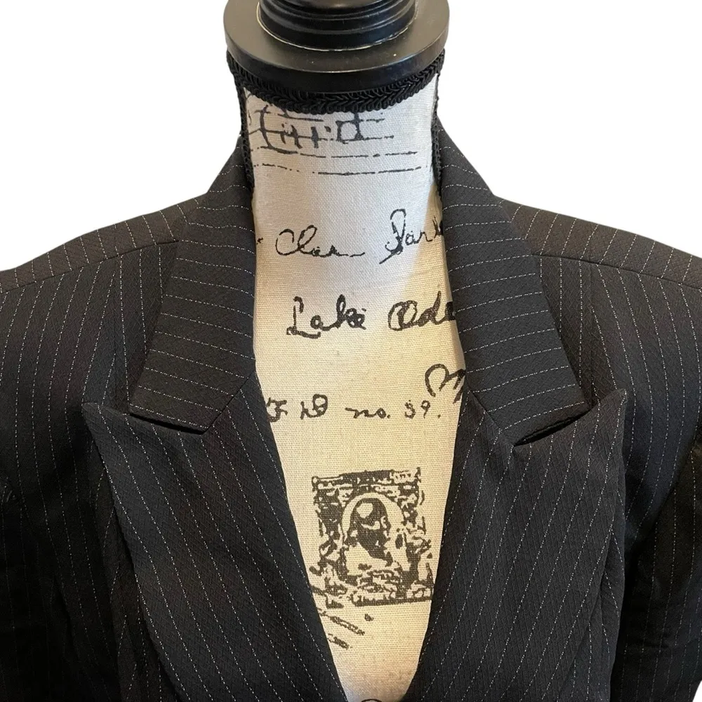 Lily & Taylor Suit Blazer Jacket Black Pinstripe Size 16 Vintage Modesty Panel - Image 2