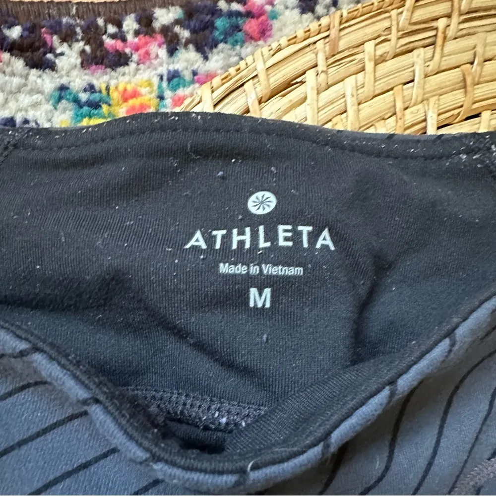 Athleta Women’s Crop Legging Black Stripe Gray Medium - Image 5