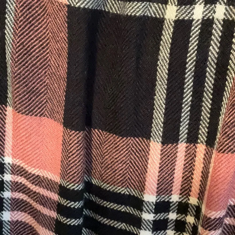 🍿🍿🍿BOGOHO🍿🍿🍿Plaid Women's Top in Pink and Black - Image 9