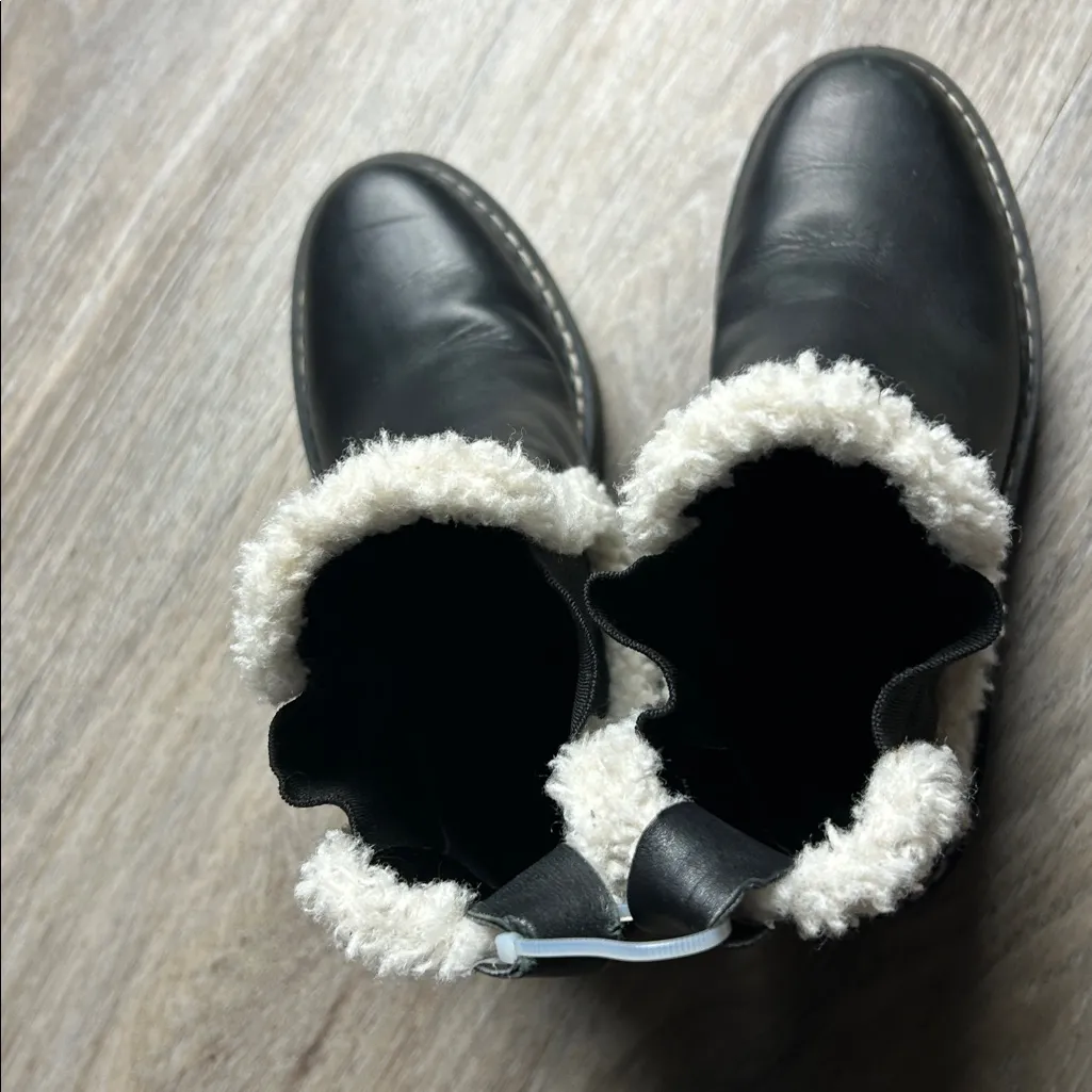 Calvin Klein Black Leather Shearling-Lined Boots Size 5 M - Image 6