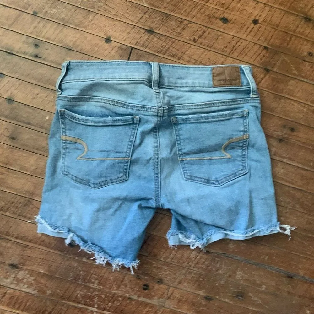 American Eagle distressed raw hem midi 0 denim shorts - Image 3