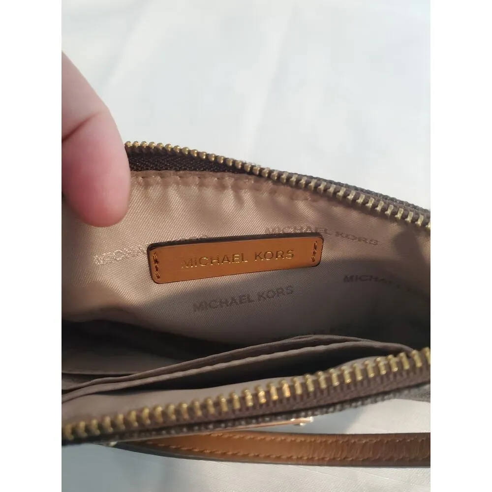 Michael Kors Small Wristlet; Brwn Canvas. A12 - Image 4