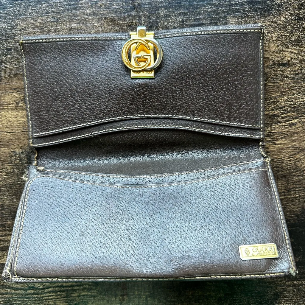 VINTAGE LEATHER GUCCI WALLET WITH BIG DOUBLE "G" CLOSURE - 7" - Image 16