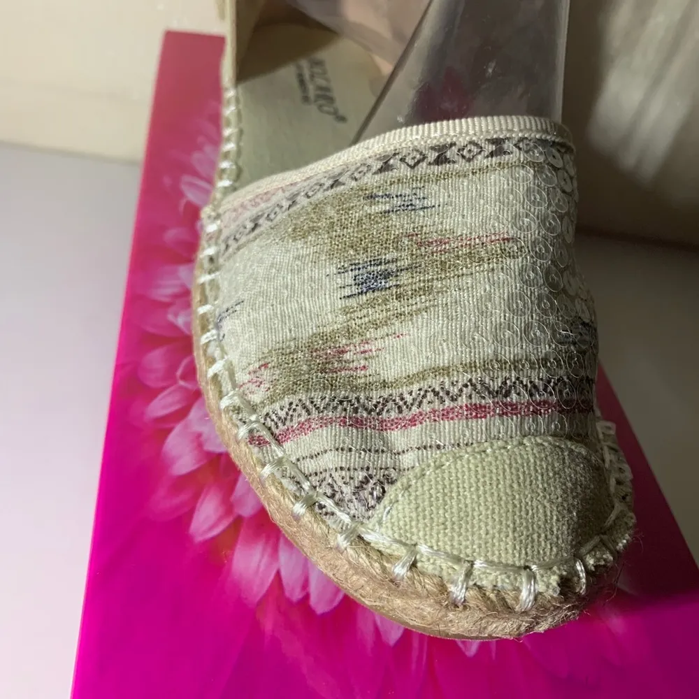 Bolaro by Summer Rio Aztec Espadrilles Flats Size 5.5 - Image 2