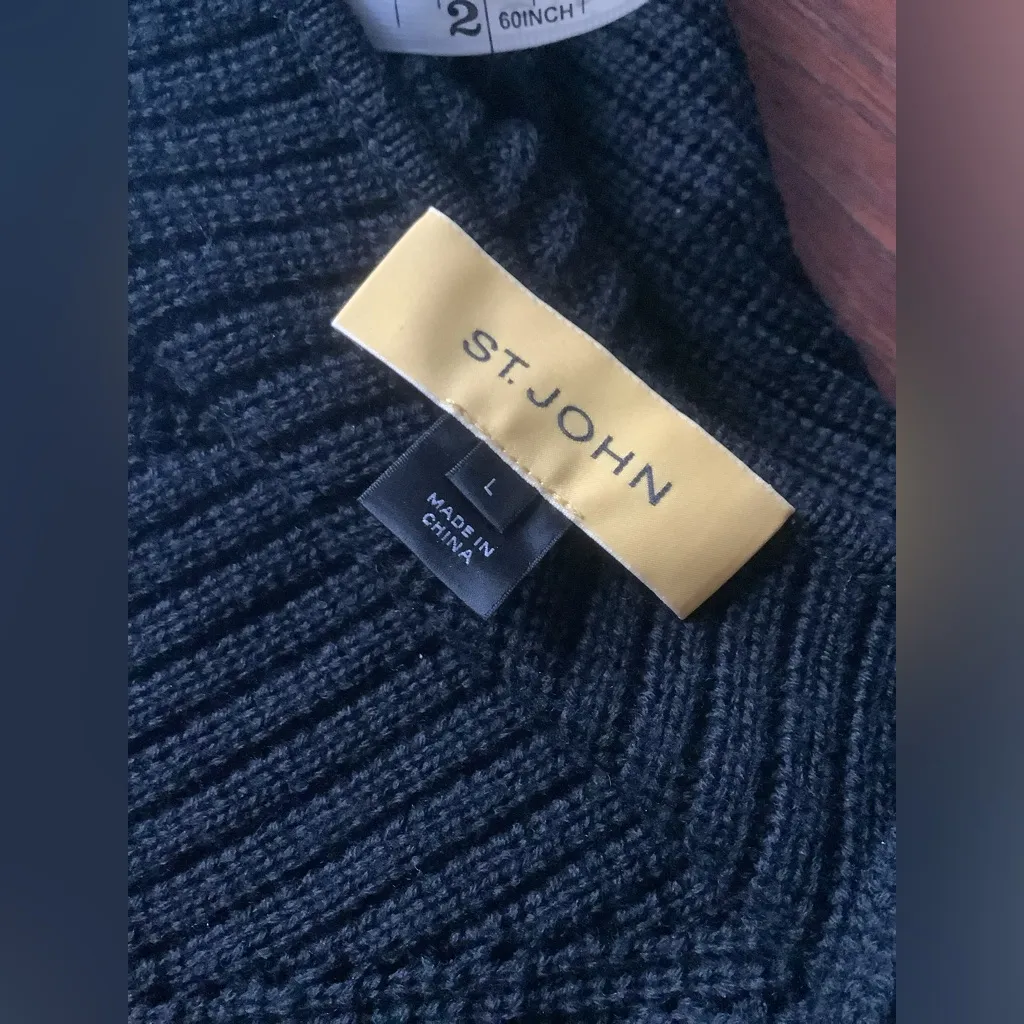 ST. JOHN tunic sweater- very nice🌹🌹 - Image 6
