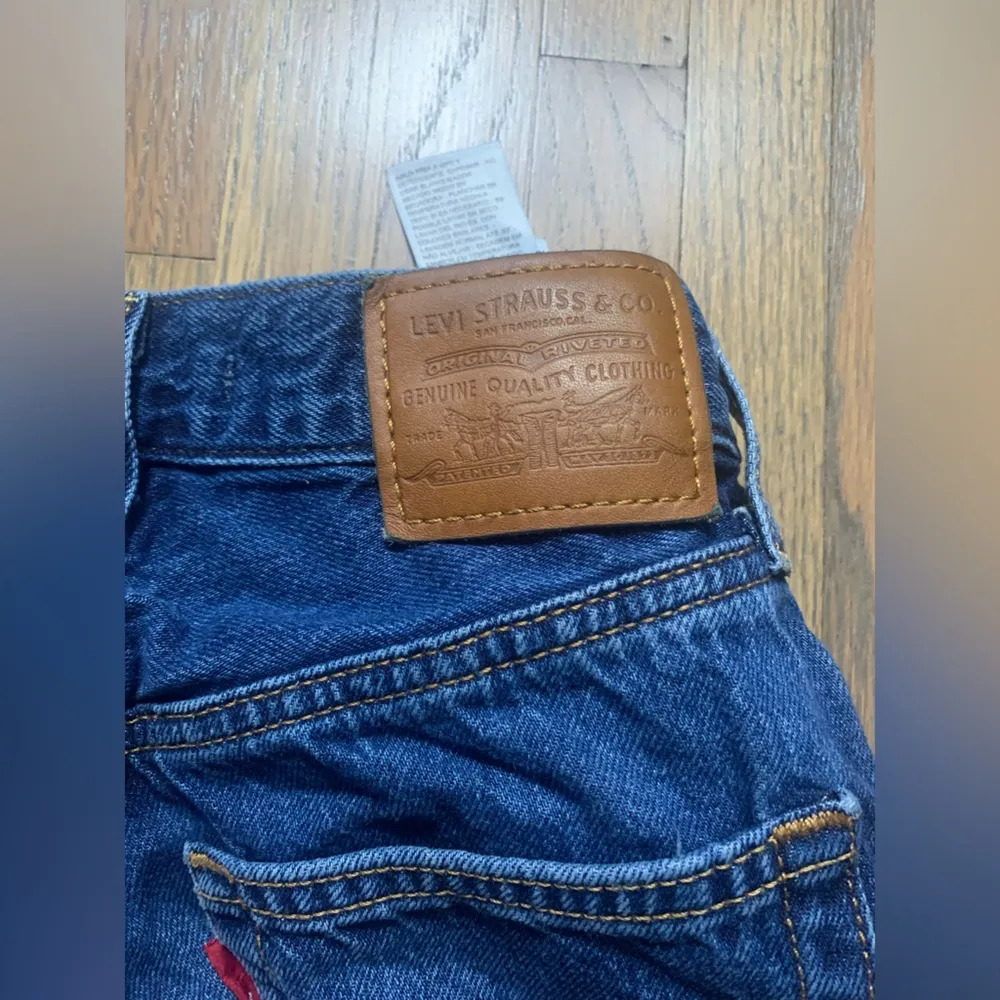 Levi rib cage straight ankle button fly 24 jeans - Image 11