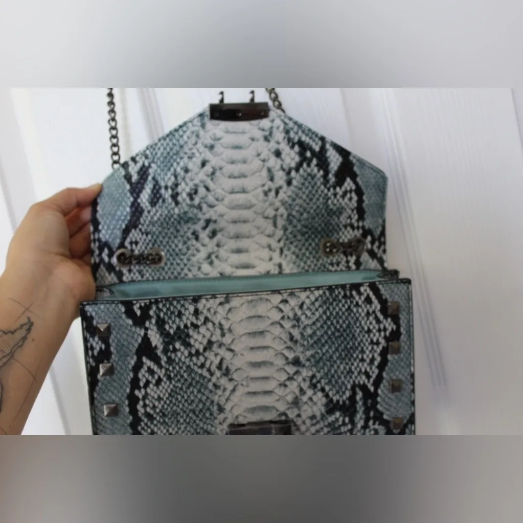 Badgley Mischka | Light Blue Vegan Leather Crossbody Purse - Image 10