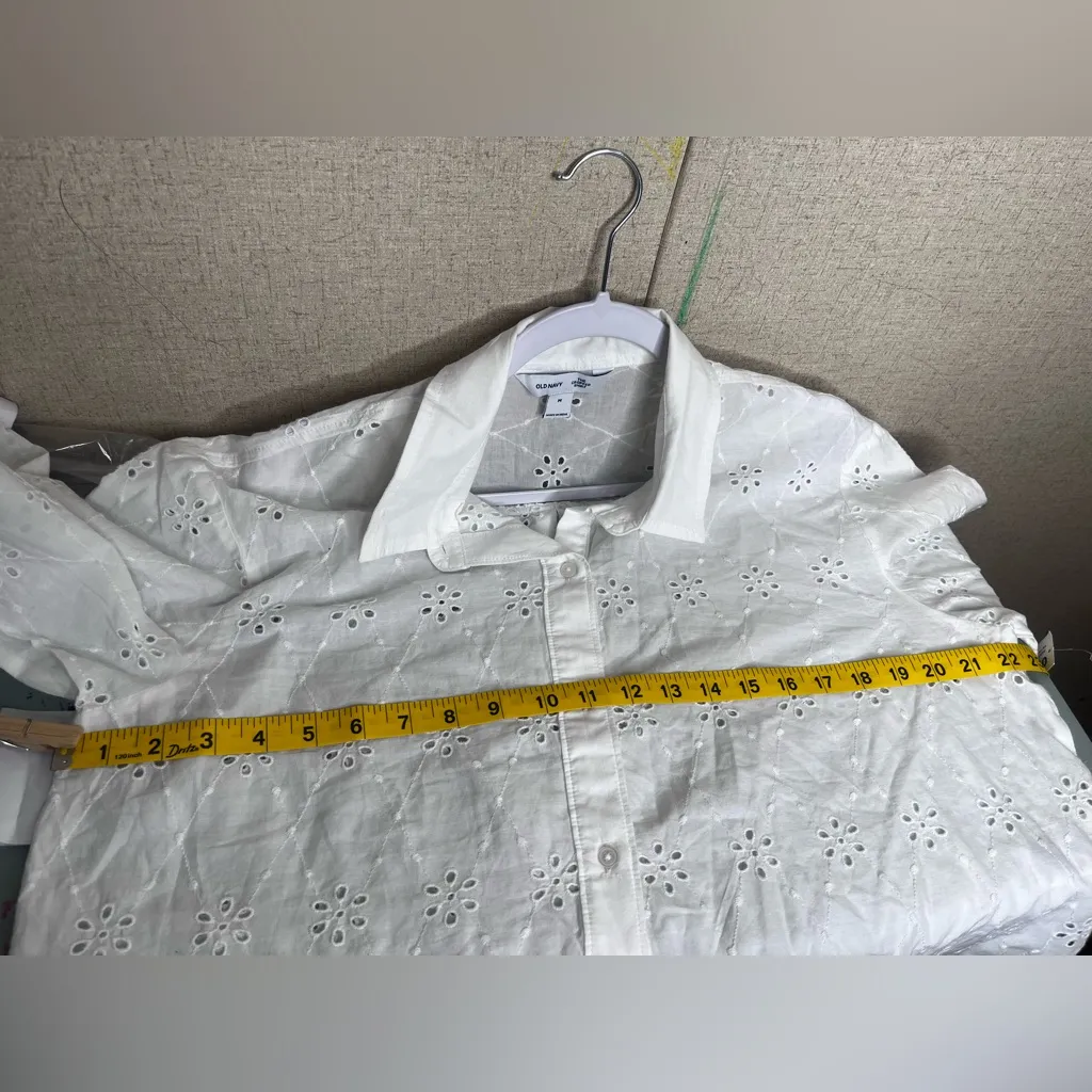 Old Navy White Embroidered Button Down Shirt - Image 10