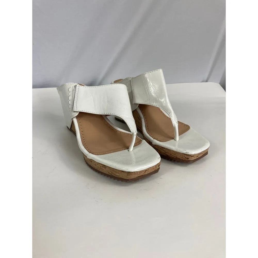 Adrienne Vittadini Chee Platform Wedge Thong Sandal in white Size 7 - Image 2