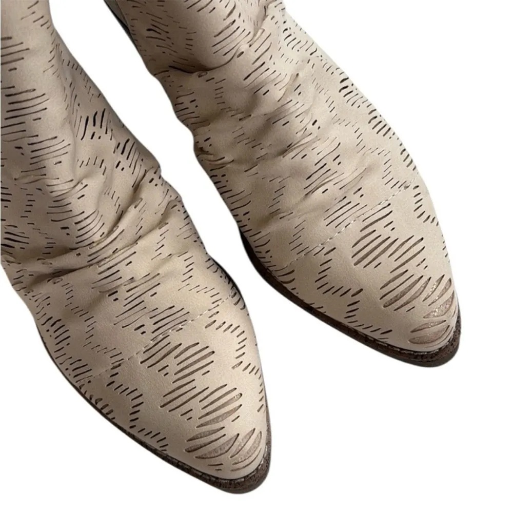 blowfish NEW  Sean Booties Cloud Size 8.5 - Image 4