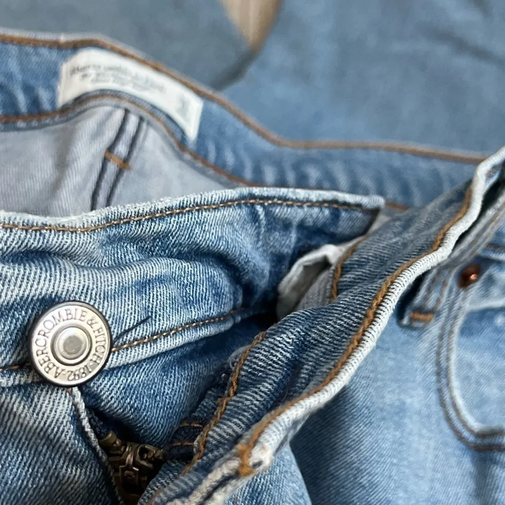 NWT Abercrombie & Fitch 90s Ultra High Rise Crossover Waist Slim Straight | 18S - Image 7