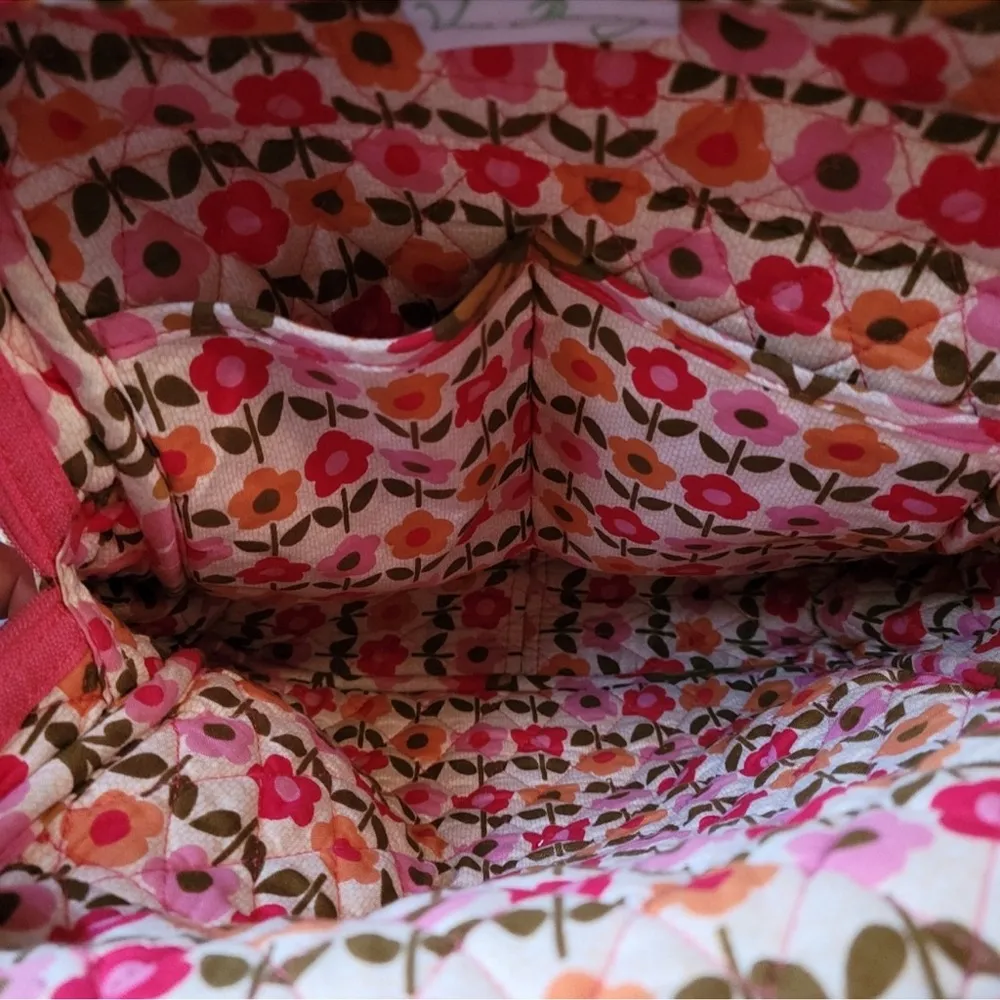 Rare Print Vera Bradley Essential Folkloric Lizzy
Print Retro Quilted Backpack - Image 4