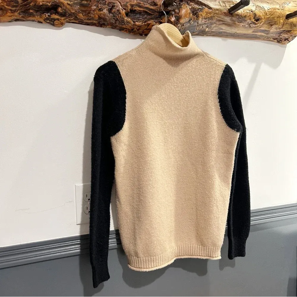 On Trend Cream and Black Turtleneck Sweater Tan Size M - Image 3