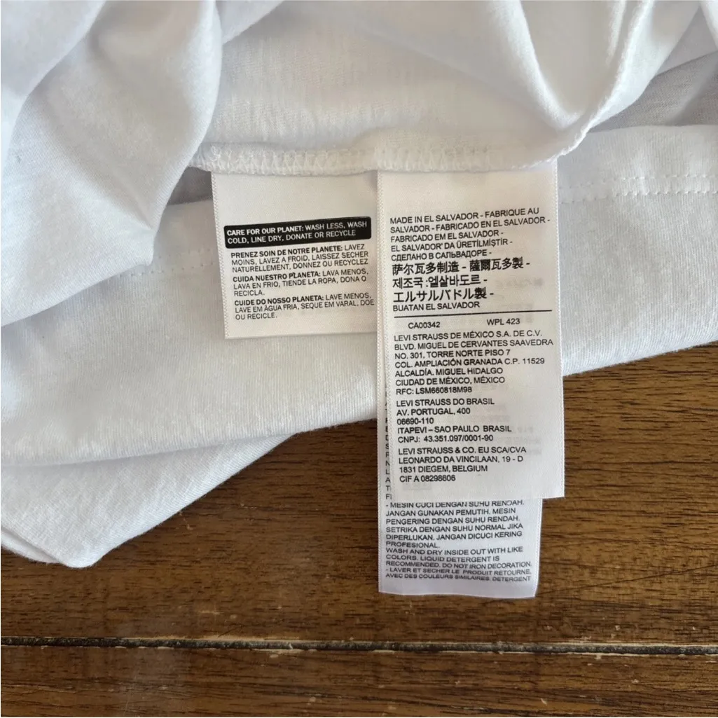 Levi’s Shirt Adult Medium White Short Sleeve Casual Tee - Image 10