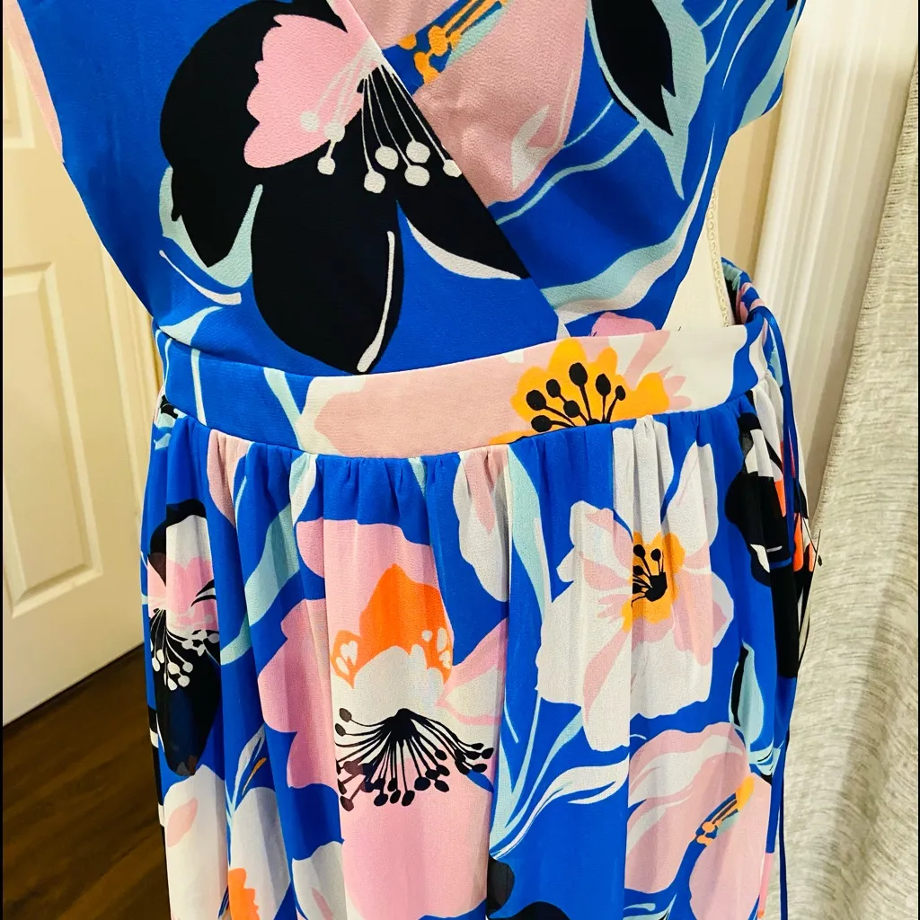 Gorgeous maxi dress 🌺🌼🌸 - Image 4