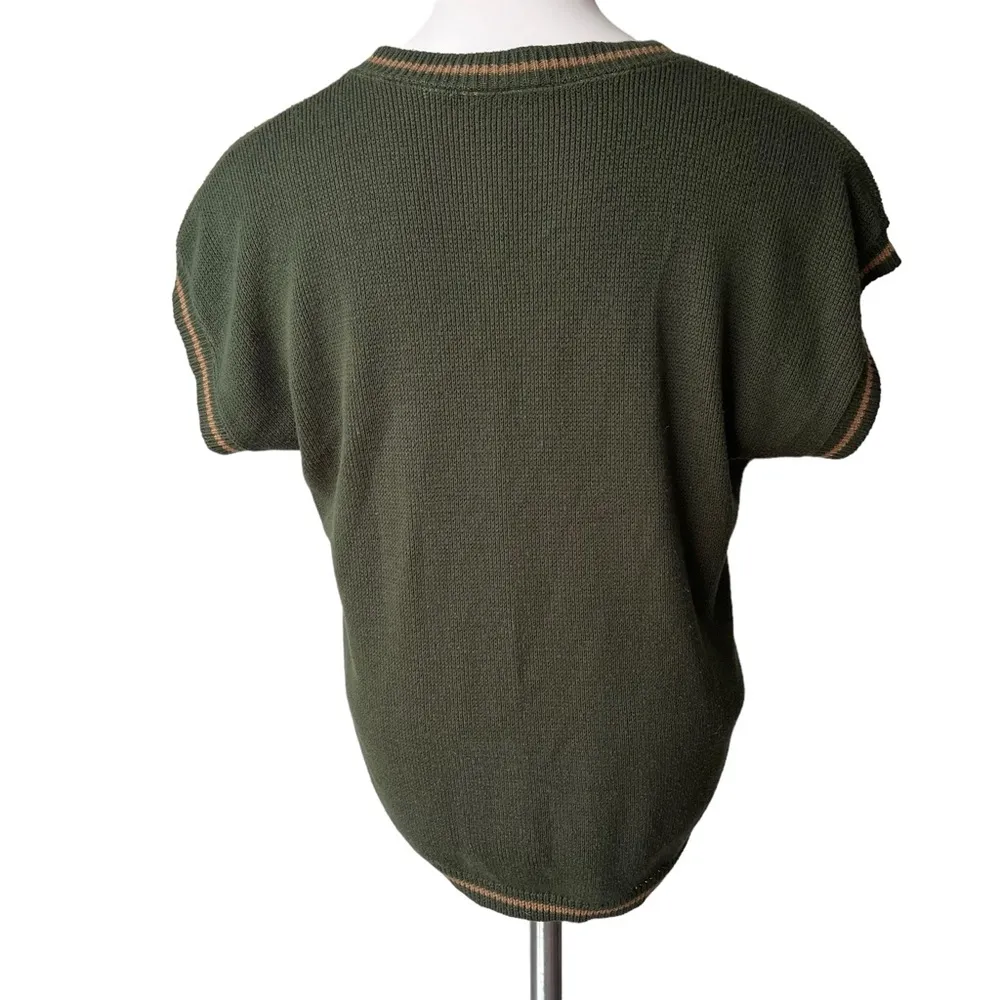 Vintage It's Pure Gould Women's Green Sweater Vest Gold Medalliion - Image 2