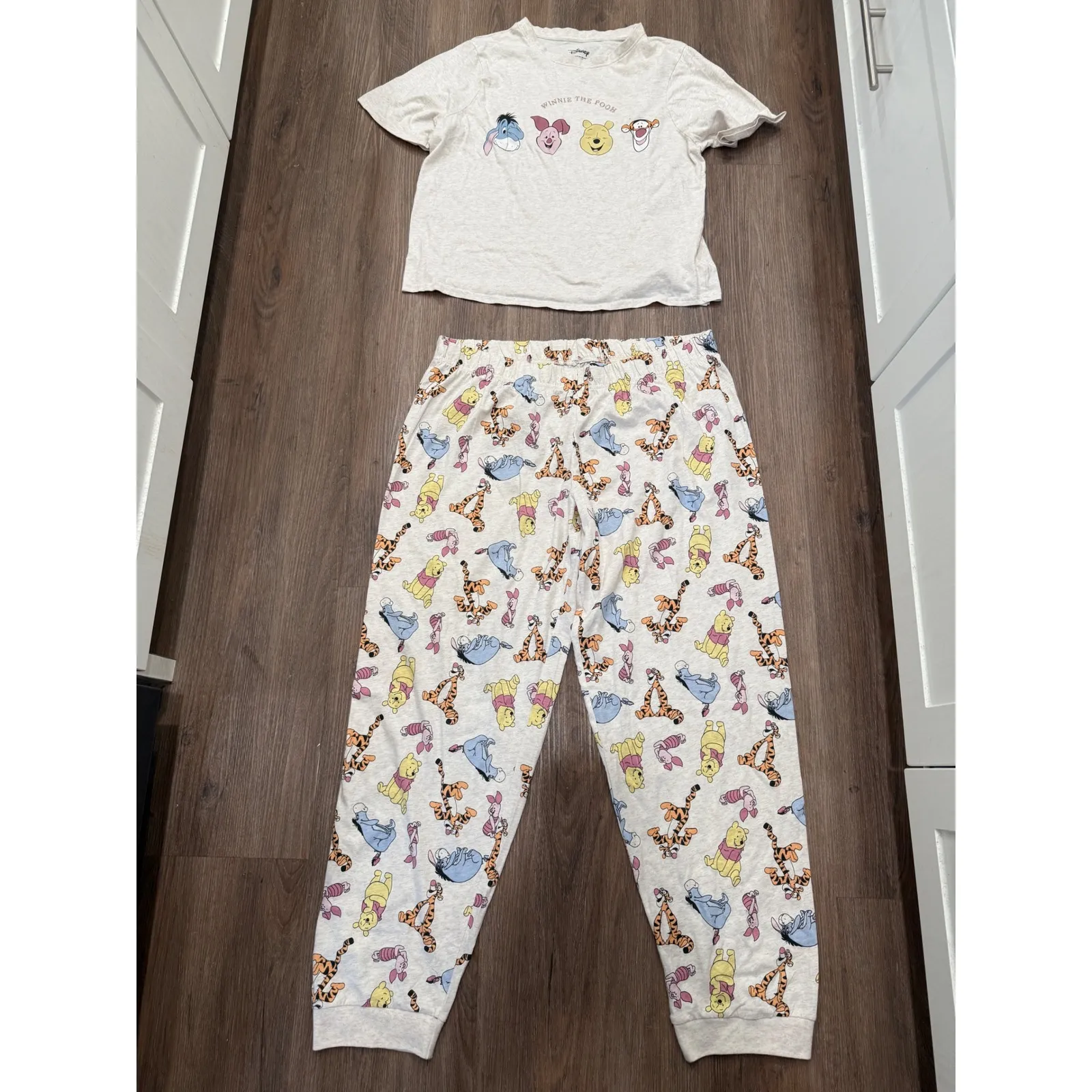 Disney Winnie the Pooh Pajama Set Size L Sleepwear Loungewear - Image 2