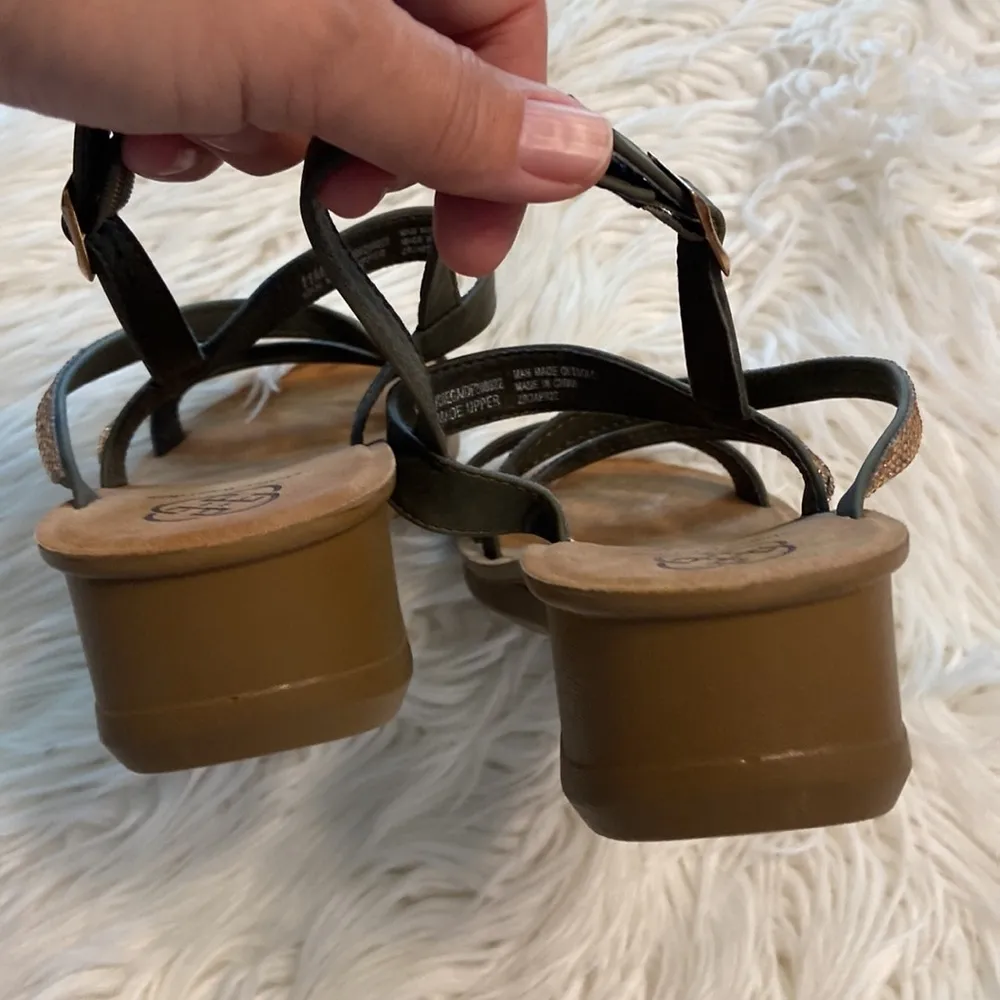 Daisy Fuentes Women’s Sandals size 11M BNWOT please see all photos - Image 3